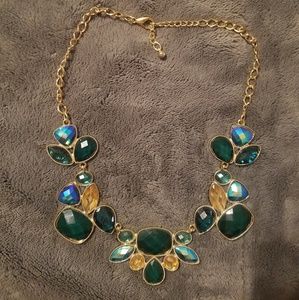 Gold tone cluster necklace